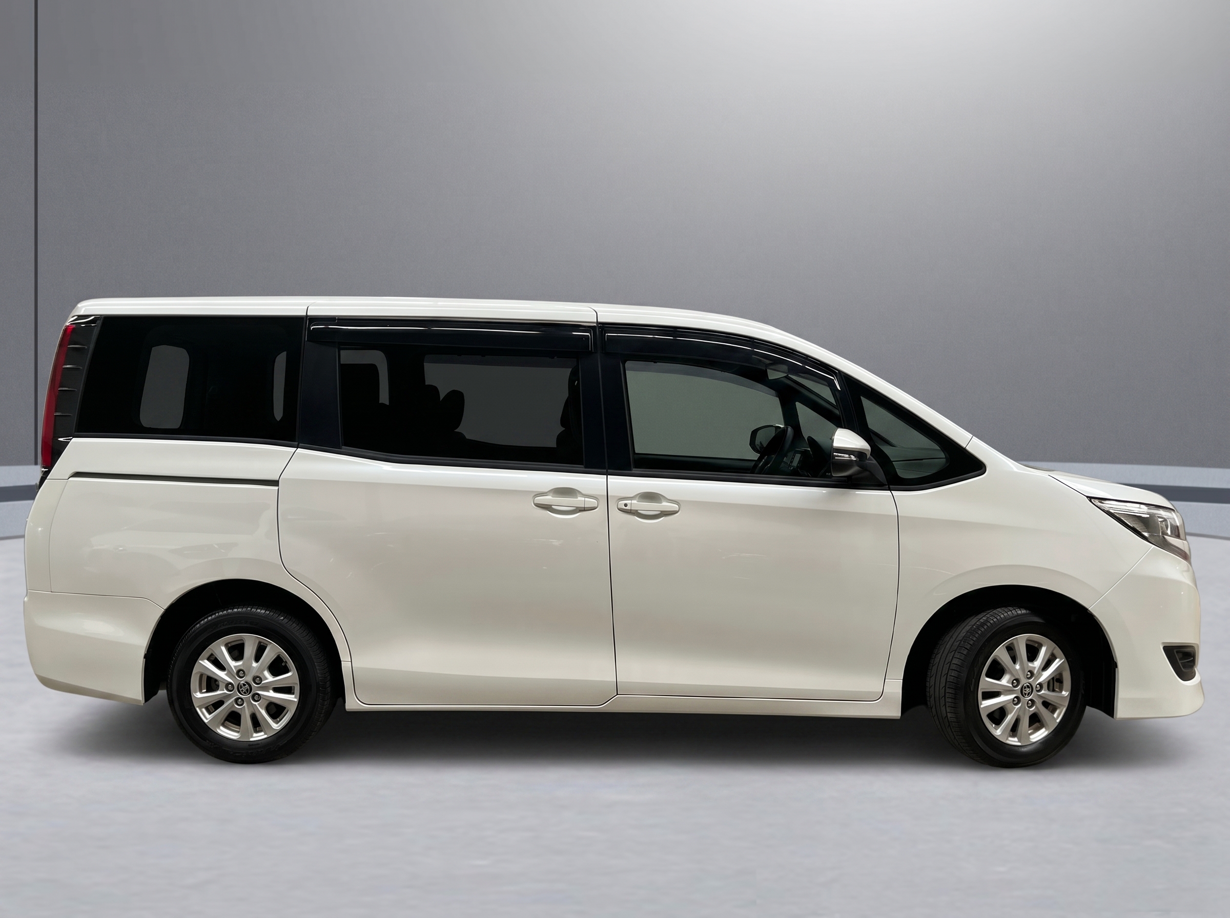 2020 Toyota Noah X vehicle photo photo 7